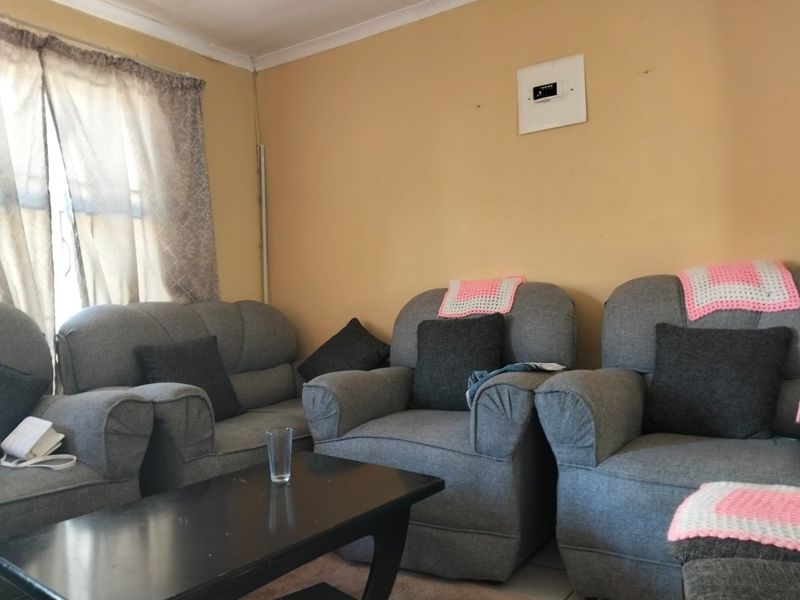 4 Bedroom House for Sale in Clayille - Photo 10