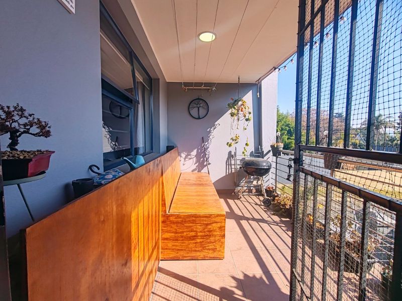 Modern 2-Bedroom Apartment for Sale in Bedfordview - Photo 2