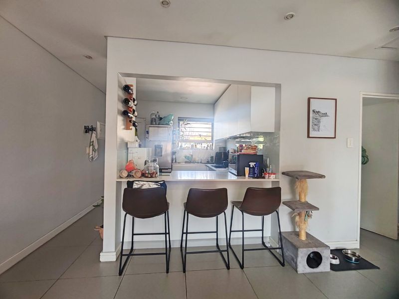 Modern 2-Bedroom Apartment for Sale in Bedfordview - Photo 5