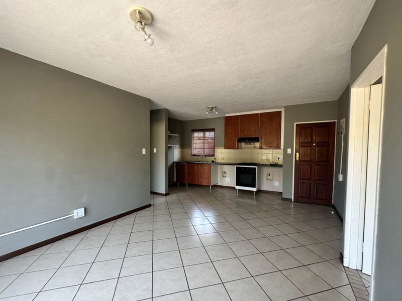 Modern 1st floor apartment! - Photo 5