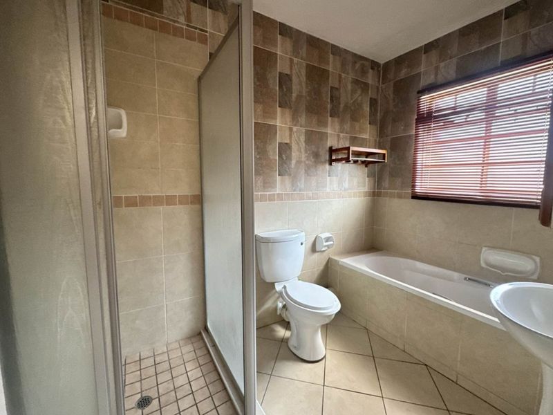 Modern 1st floor apartment! - Photo 10