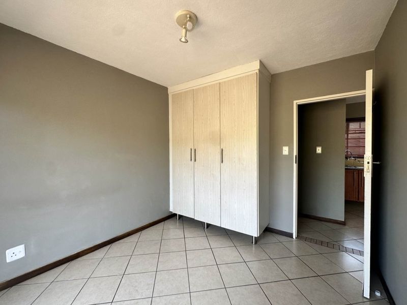 Modern 1st floor apartment! - Photo 9