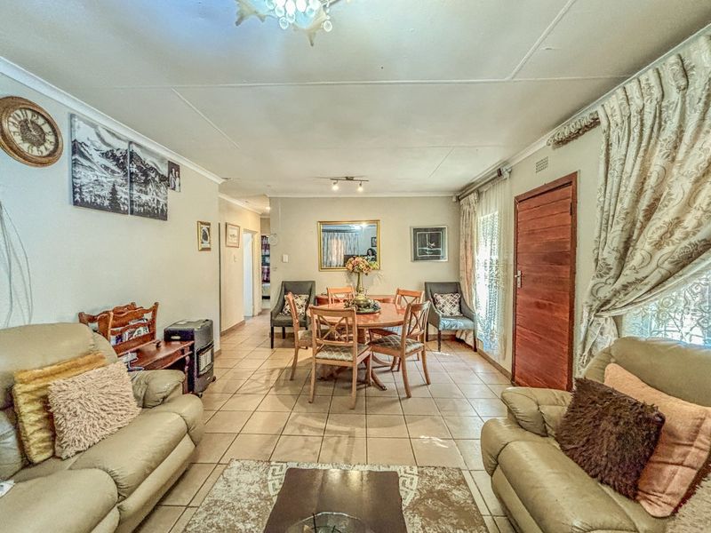 3 bedroom Family Home in Birch Arcres - Photo 2