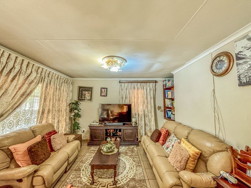 3 bedroom Family Home in Birch Arcres - Photo 8