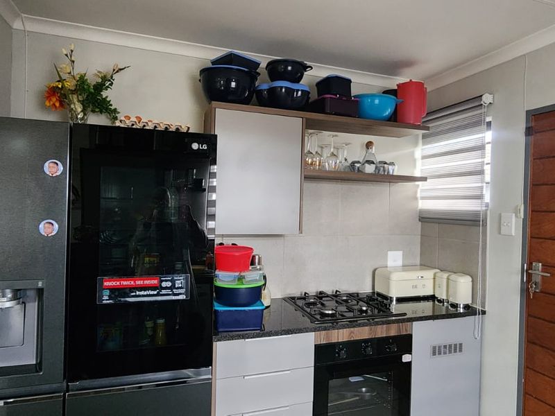 Best family home for sale in Alberton - Photo 5
