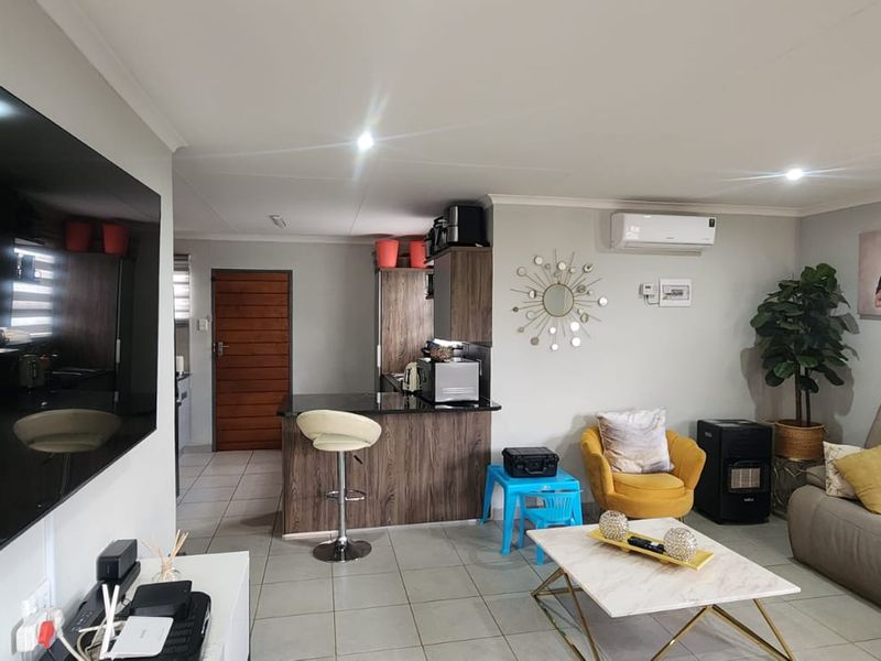 Best family home for sale in Alberton - Photo 2