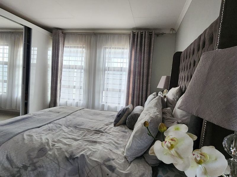 Best family home for sale in Alberton - Photo 10