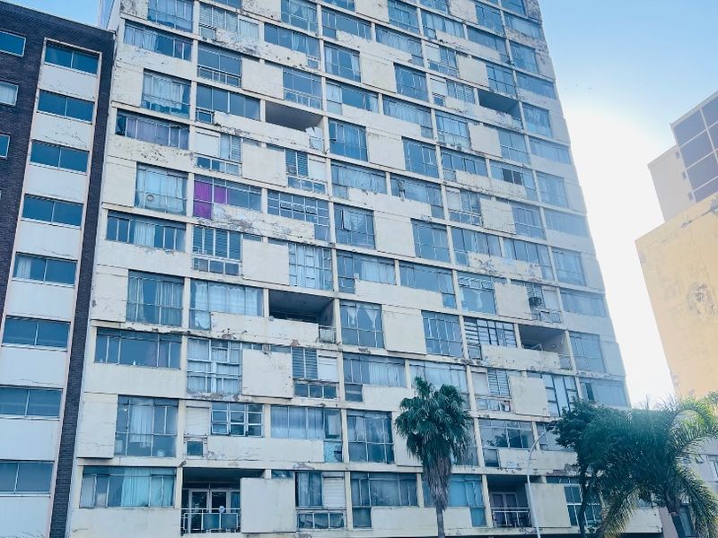 1.5 Bed Apartment in Durban Central for Sale - Photo 1