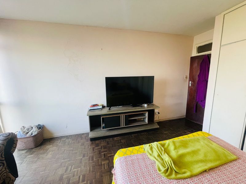 1.5 Bed Apartment in Durban Central for Sale - Photo 10