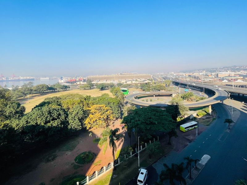 1.5 Bed Apartment in Durban Central for Sale - Photo 7