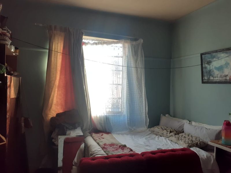 2 bedroom apartment for sale in North End - Photo 4