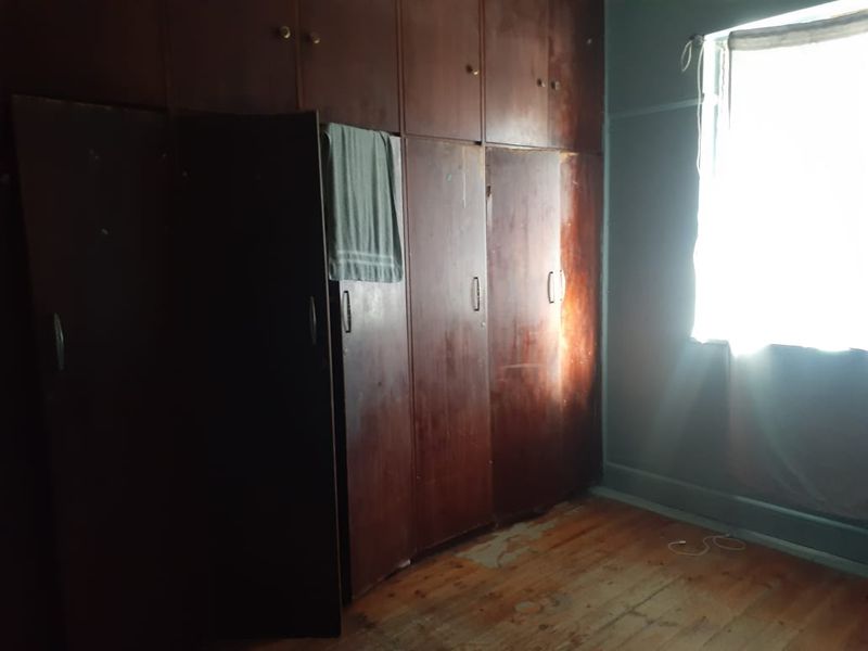 2 bedroom apartment for sale in North End - Photo 3