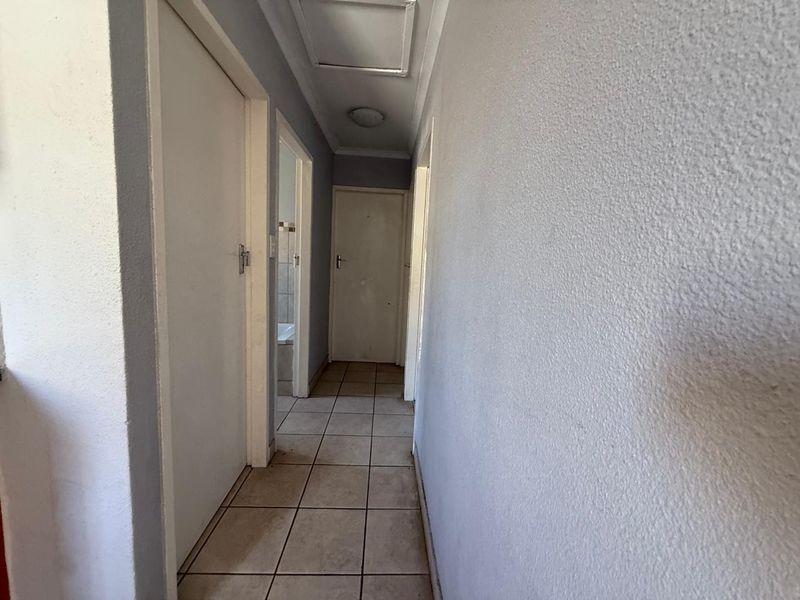 Charming 3-Bedroom Home in Secure Albertsdal Security Complex  - Photo 9