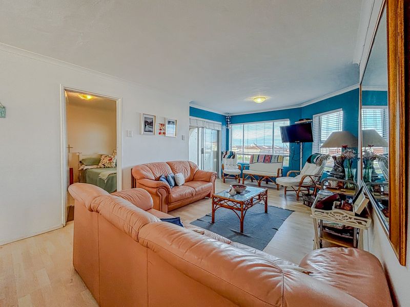 Ground Floor Coastal Perfection: The Ultimate Retirement Haven or Income-Generating Holiday Investment - Photo 1