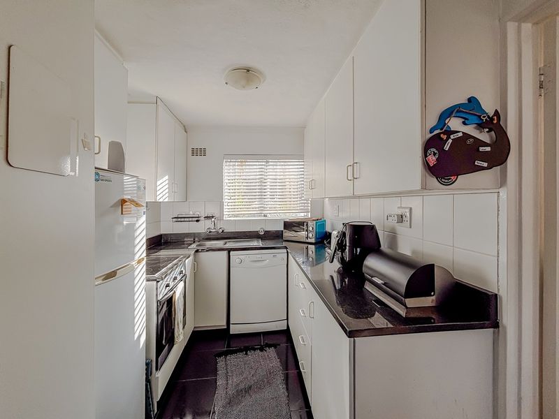 Ground Floor Coastal Perfection: The Ultimate Retirement Haven or Income-Generating Holiday Investment - Photo 6