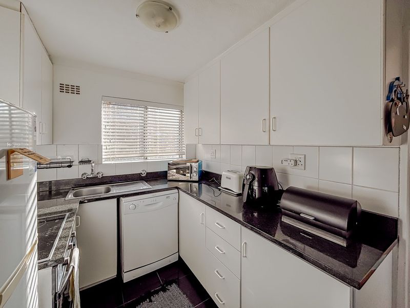 Ground Floor Coastal Perfection: The Ultimate Retirement Haven or Income-Generating Holiday Investment - Photo 8