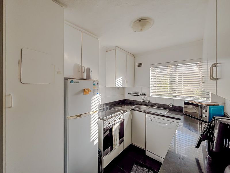 Ground Floor Coastal Perfection: The Ultimate Retirement Haven or Income-Generating Holiday Investment - Photo 7