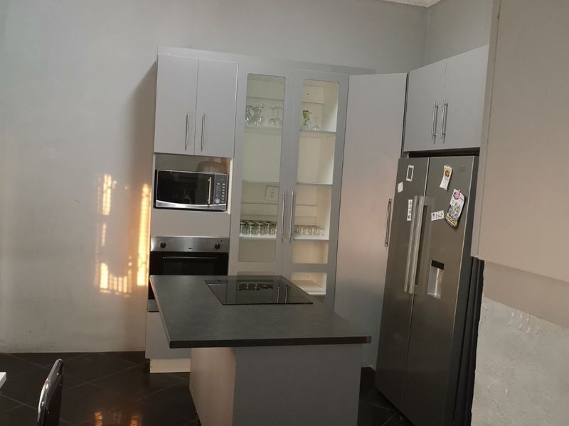 A perfect blend of comfort and investment opportunity — secure, neat, and versatile! - Photo 7