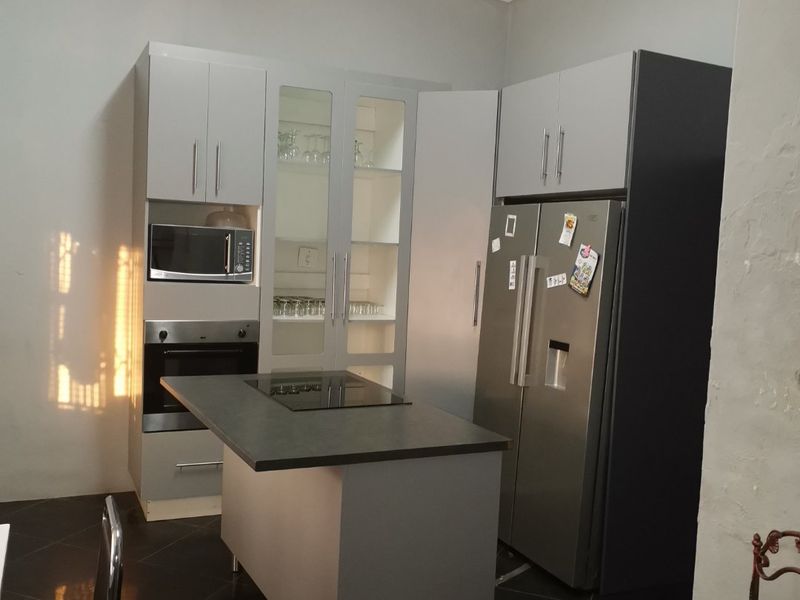 A perfect blend of comfort and investment opportunity — secure, neat, and versatile! - Photo 4