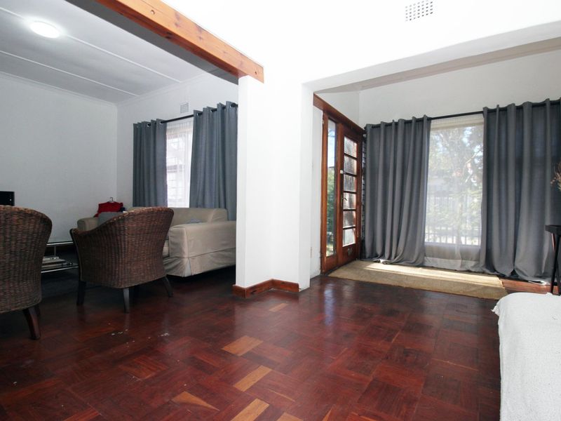 Charming Lansdowne Three Bedroom Family Home Plus Additional Income Flatlet - Photo 5