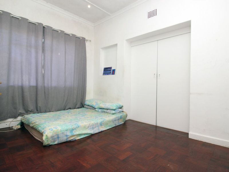 Charming Lansdowne Three Bedroom Family Home Plus Additional Income Flatlet - Photo 10