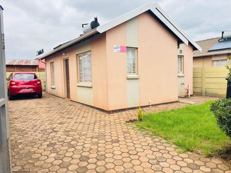 Affordable 2 bedroom home in Alberton - Photo 2