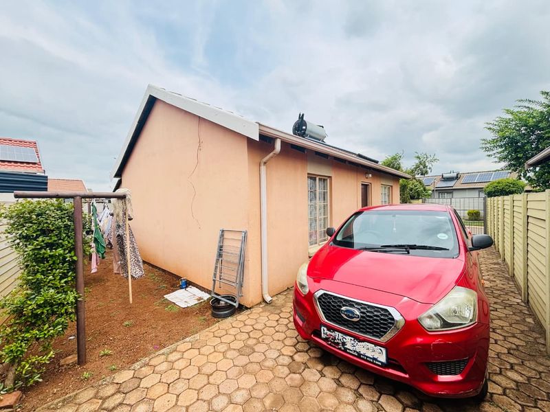 Affordable 2 bedroom home in Alberton - Photo 9