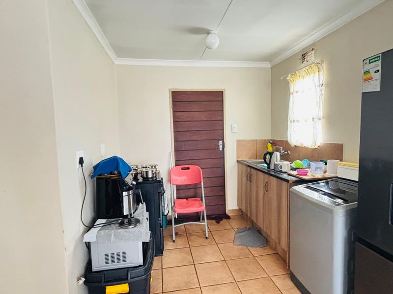 Affordable 2 bedroom home in Alberton - Photo 4