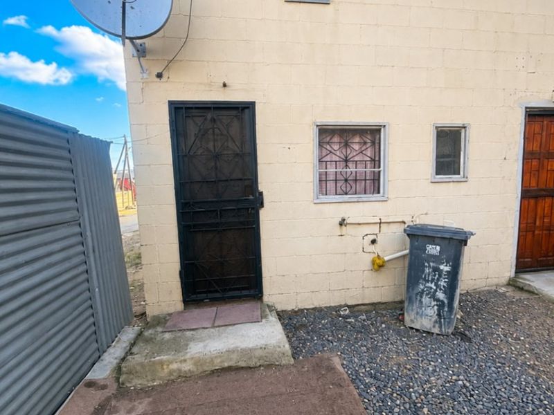 A ONE BEDROOM CORNER HOUSE FOR SALE IN SAMORA MACHEL - Photo 1