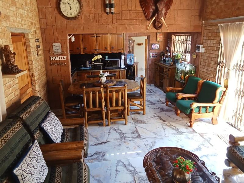 Spacious 5-Bedroom Family Home – Perfect for Large Families or Working from Home! - Photo 3