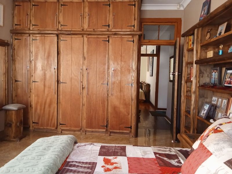 Spacious 5-Bedroom Family Home – Perfect for Large Families or Working from Home! - Photo 9