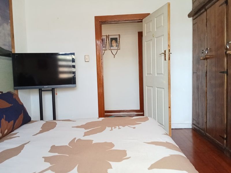 Spacious 5-Bedroom Family Home – Perfect for Large Families or Working from Home! - Photo 6
