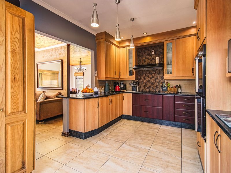 Your Dream Family Haven Awaits! - Photo 4
