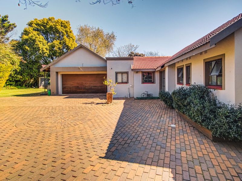 Your Dream Family Haven Awaits! - Photo 2
