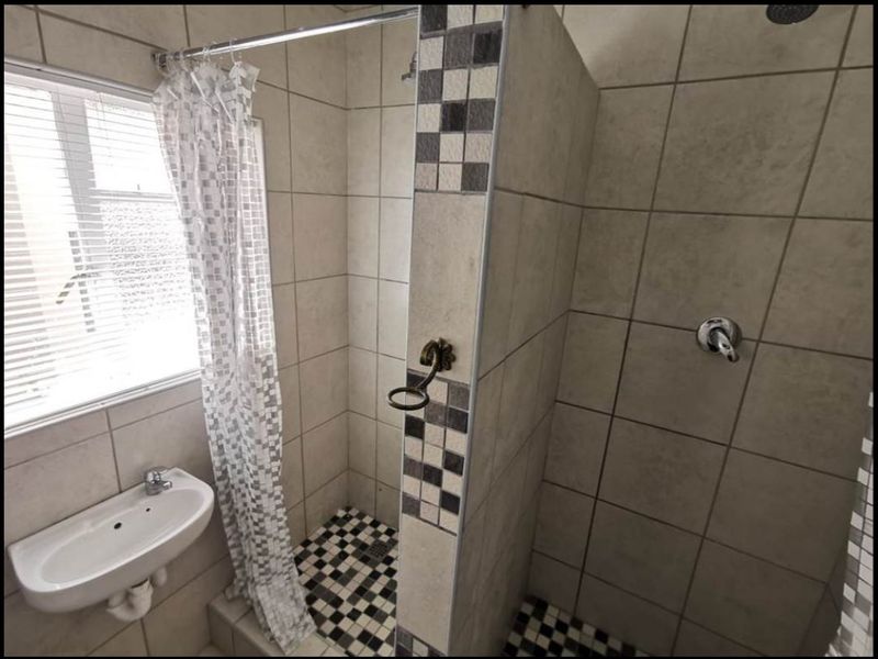 Rooms to let in Central - Photo 9
