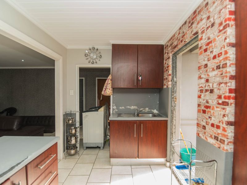 Charming 2 Bedroom Home in Salsoneville - Photo 10
