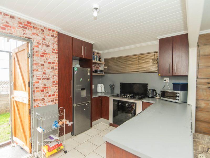 Charming 2 Bedroom Home in Salsoneville - Photo 8