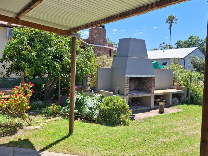 Charming Countryside Retreat with All the Town Conveniences - Photo 2