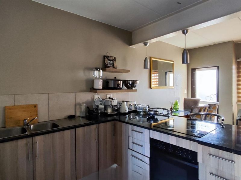 Sectional Title in Albertsdal — R875,000 - Photo 3