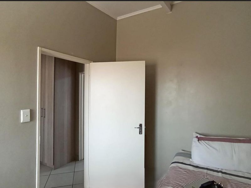 Sectional Title in Albertsdal — R875,000 - Photo 10