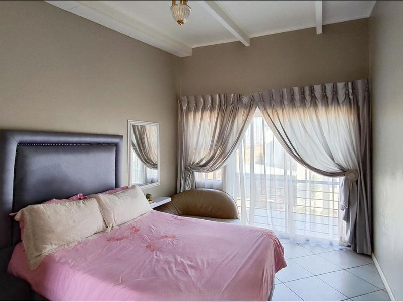 Sectional Title in Albertsdal — R875,000 - Photo 5