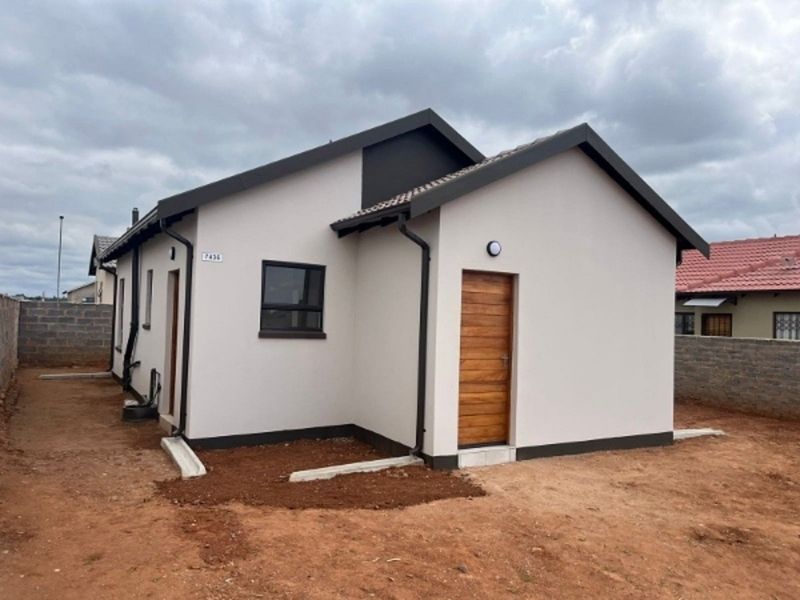 Modern 3-Bedroom, 2-Bathroom Home for sale in Willow Estate - Photo 2