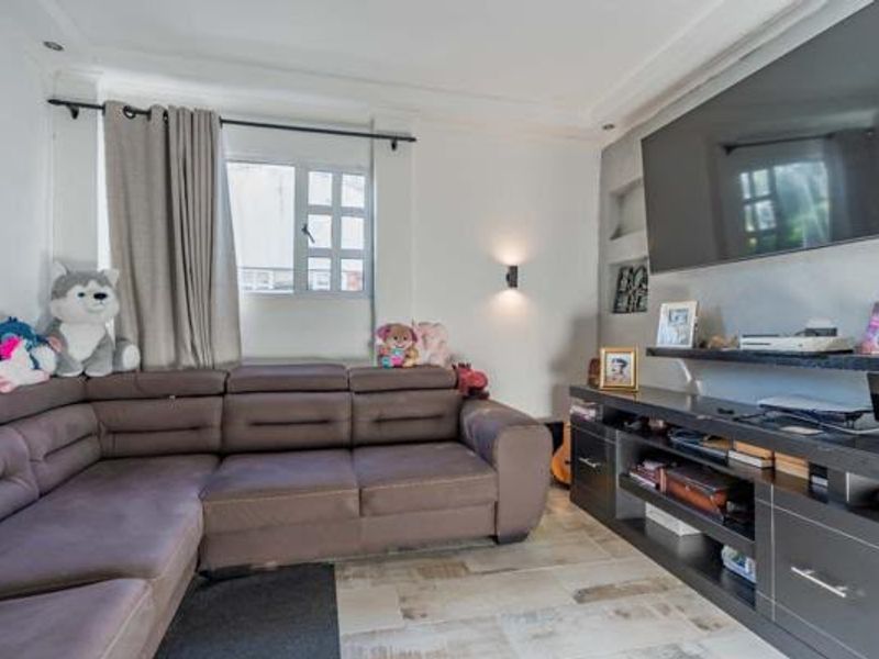 Stylishly Renovated 3-Bedroom Townhouse in a Sought-After Complex  - Photo 7