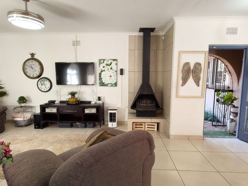 Charming Krugersdorp Home with Lush Garden and Pool - Photo 3