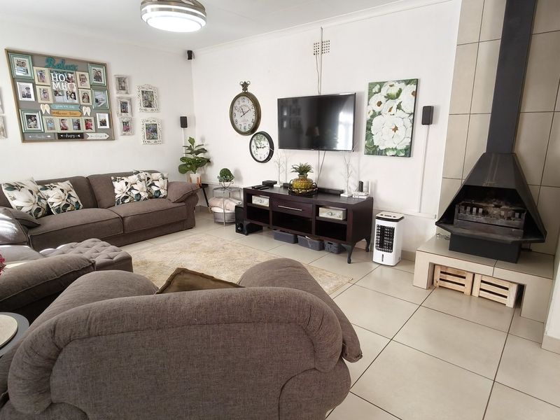 Charming Krugersdorp Home with Lush Garden and Pool - Photo 5