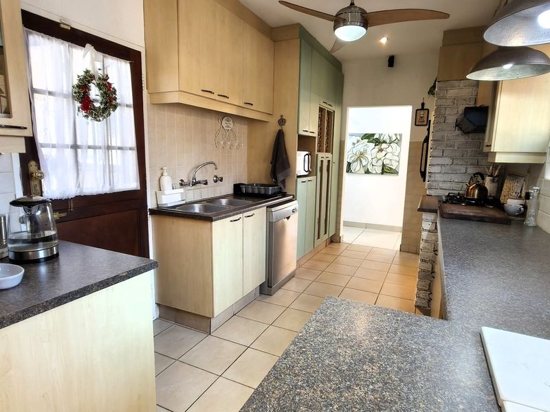 Charming Krugersdorp Home with Lush Garden and Pool - Photo 10
