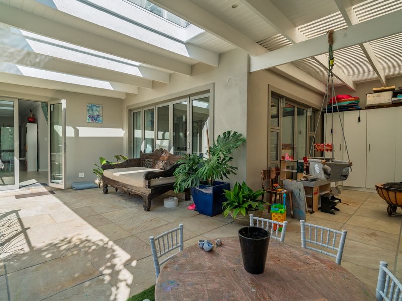 Secure, North-Facing Estate Home with Mountain Views - Photo 7