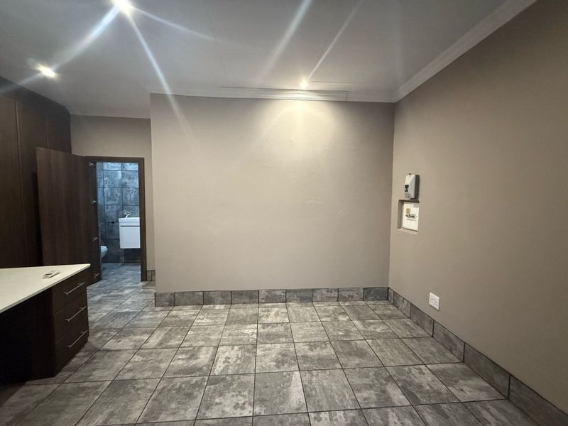 Bachelor Flatlet to Rent in Melodie – Ideal Location! - Photo 3