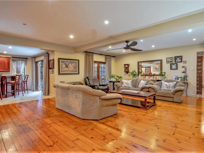 Established Bed & Breakfast and & Thriving Hospitality Business with 7 Luxury Guest Suites & Private 3-Bedroom Owner’s Residence  - Photo 10