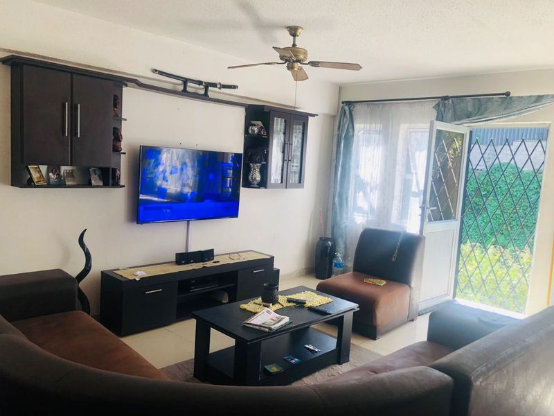 2 Bedroom, 1 Bathroom Duplex Apartment For Sale In Pinetown Central - Photo 4